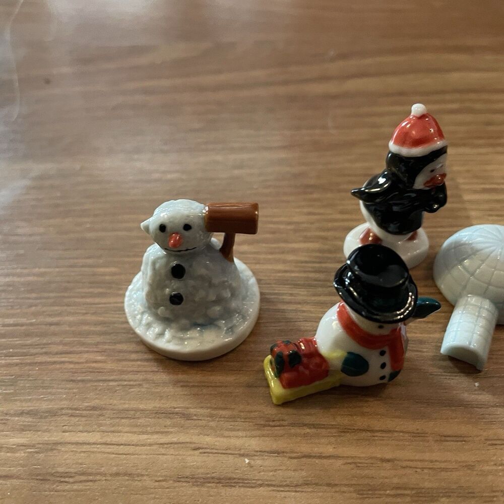 5pc vintage Ceramic miniature Christmas Scene figurines Collectible Snowman - Picture 5 of 10